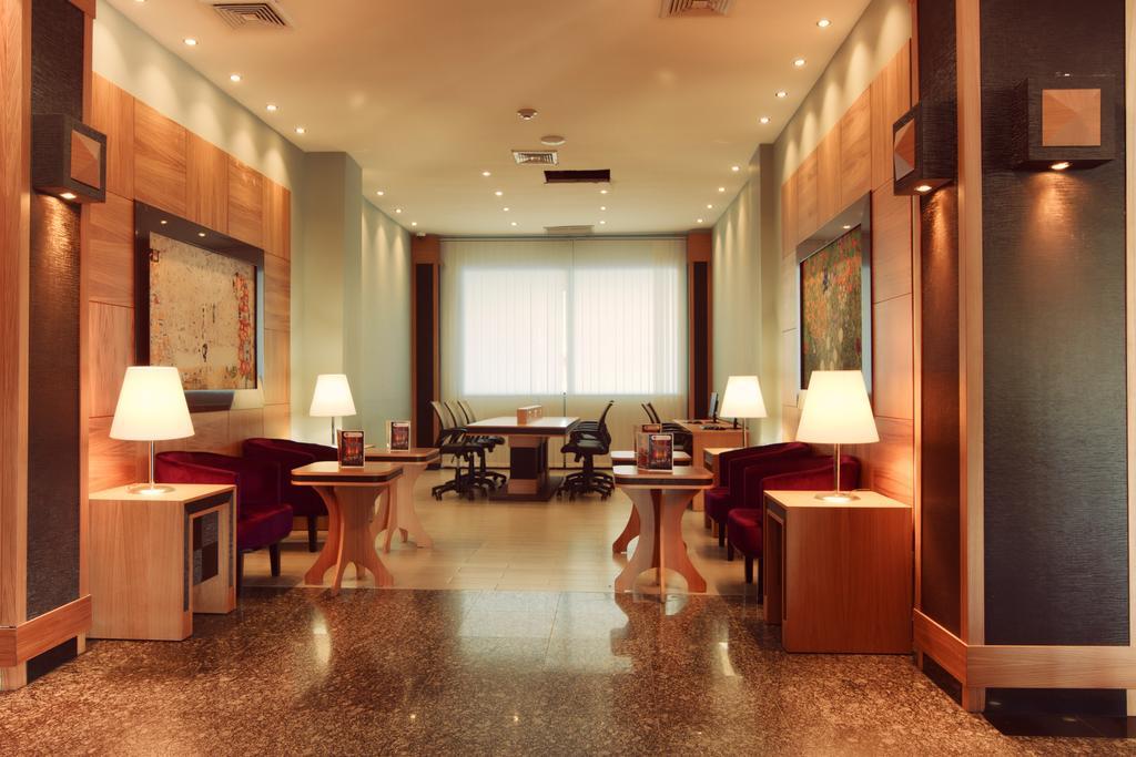 Ramada By Wyndham Princess Georgetown Exterior foto