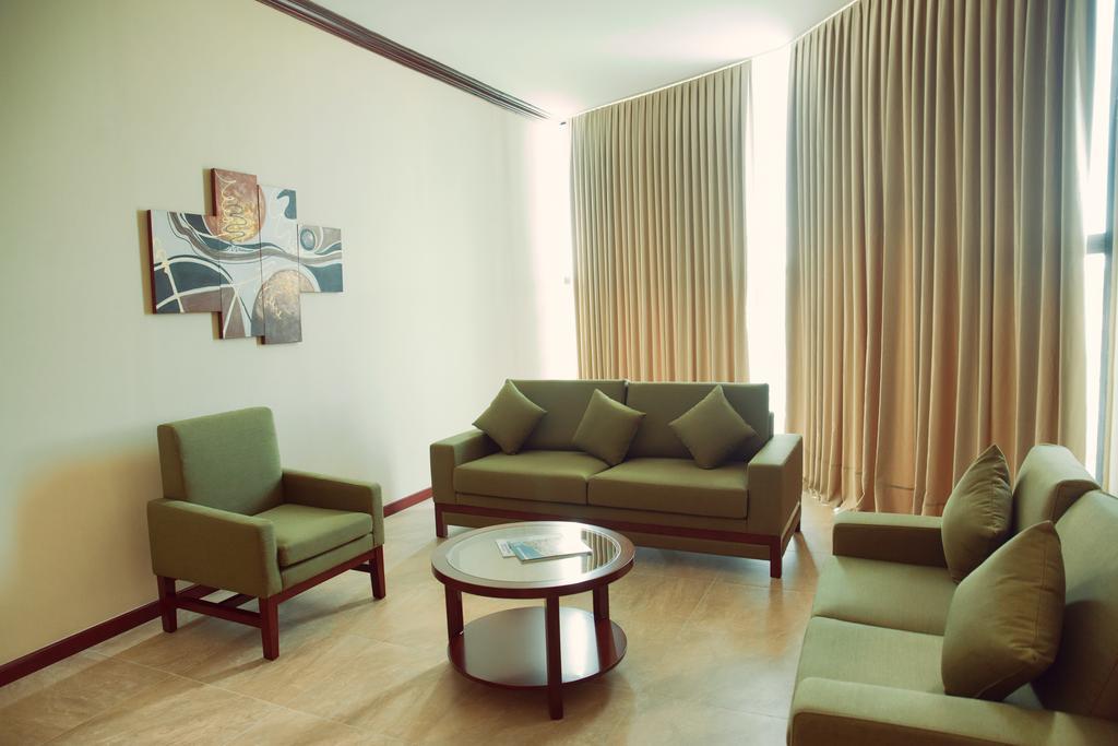 Ramada By Wyndham Princess Georgetown Exterior foto