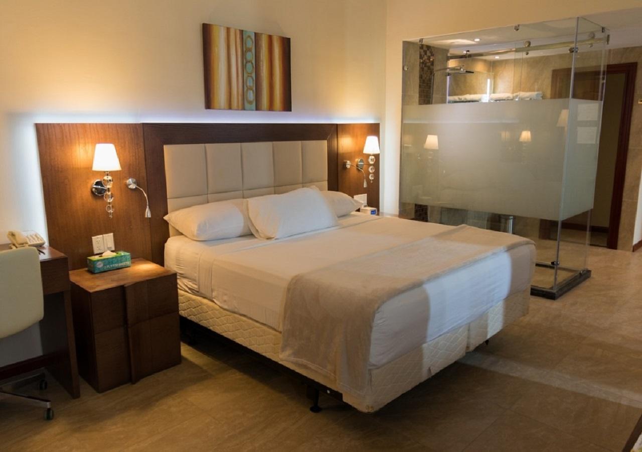 Ramada By Wyndham Princess Georgetown Exterior foto