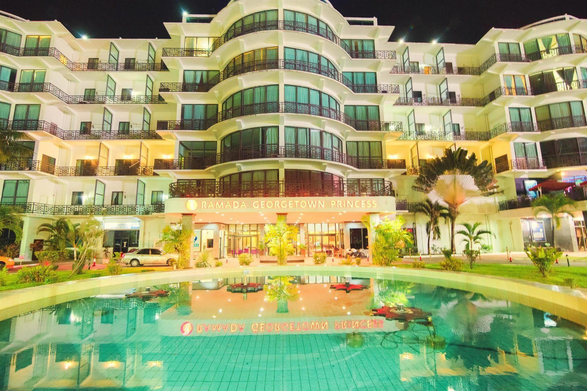 Ramada By Wyndham Princess Georgetown Exterior foto