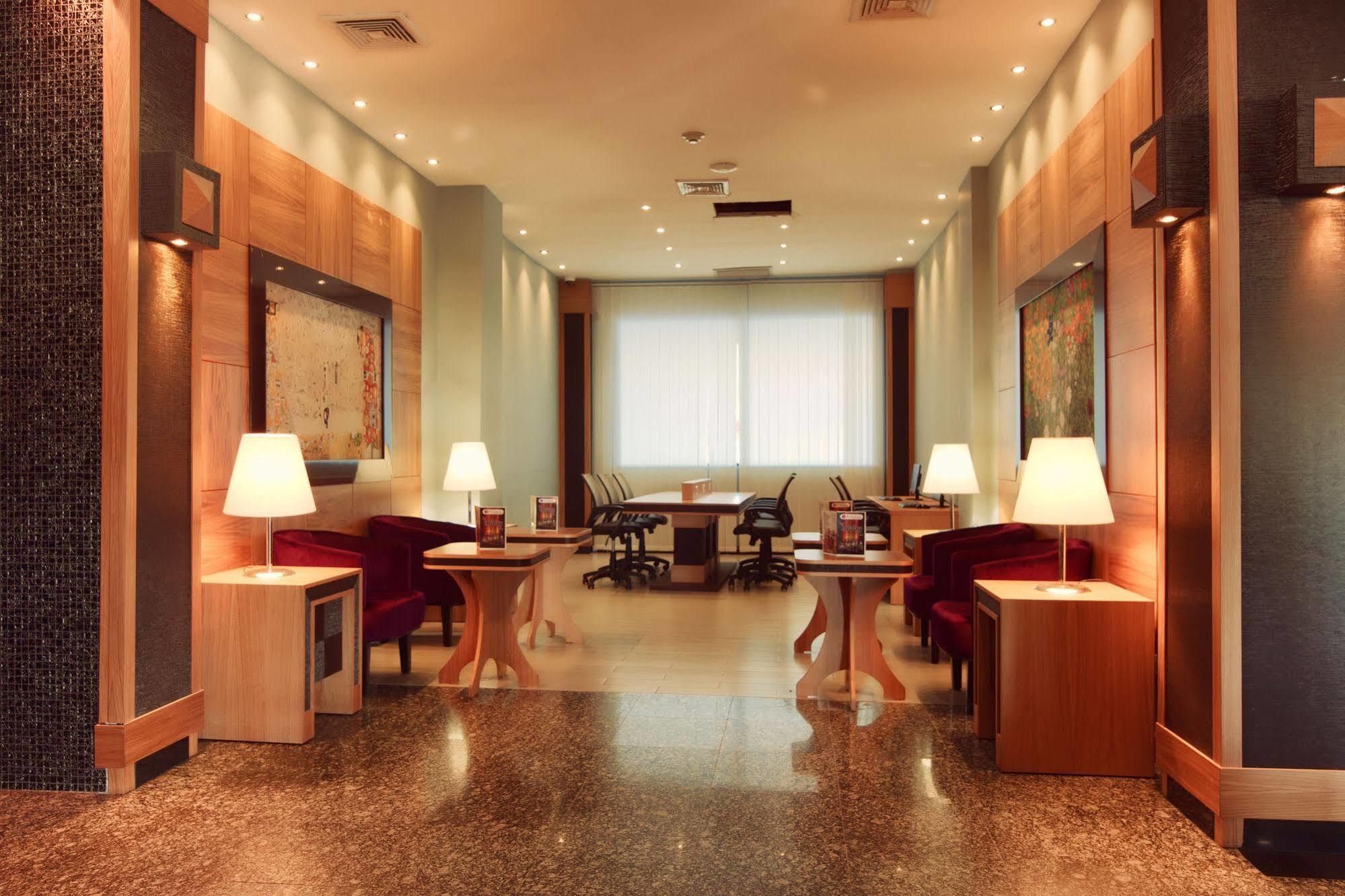 Ramada By Wyndham Princess Georgetown Exterior foto